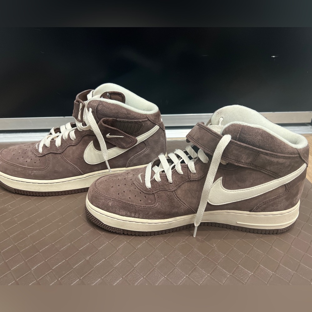Nike Air Force 1 Mid Chocolate Size 10